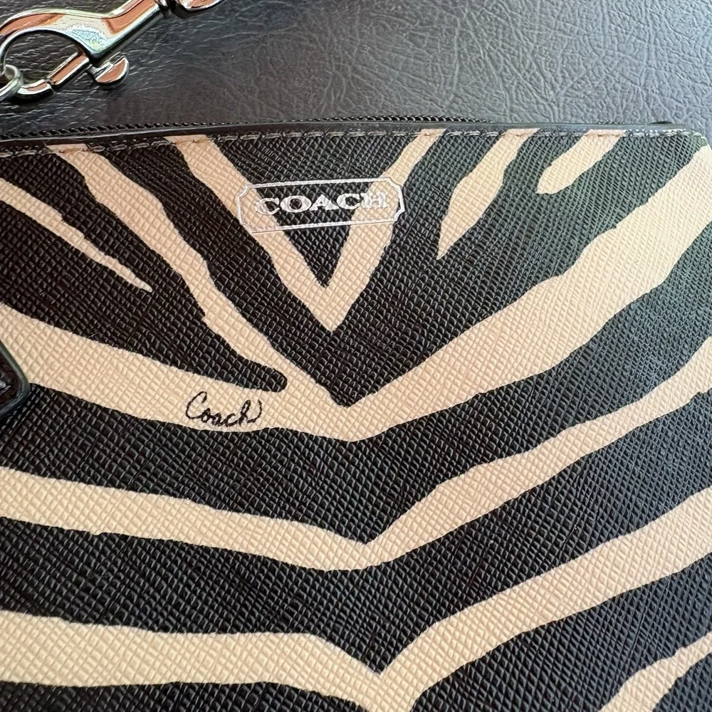 Coach Zebra Print Wristlet Zip Top Case Clutch Bag Cream Black PVC